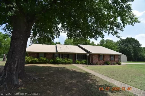 57 N Redwood Cir, Sallisaw, OK 74955
