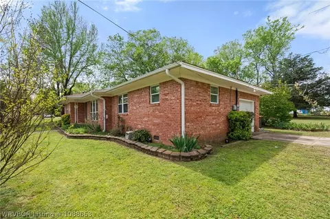 704 S Fifth Ave, Bonanza, AR 72916 photo 2
