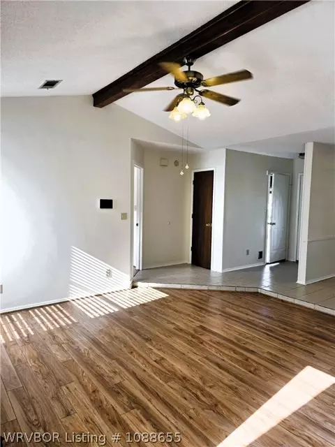 Living - 95 Easley Loop, Greenwood, AR 72936 photo 4 of 5