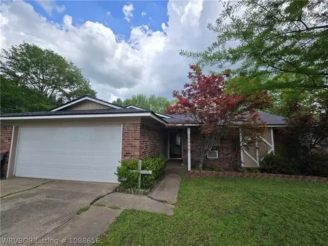 1010 N Daisy St, Greenwood, AR 72936