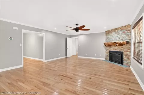 Living - 9717 Thistle Ct, Fort Smith, AR 72908 photo 1 of 2
