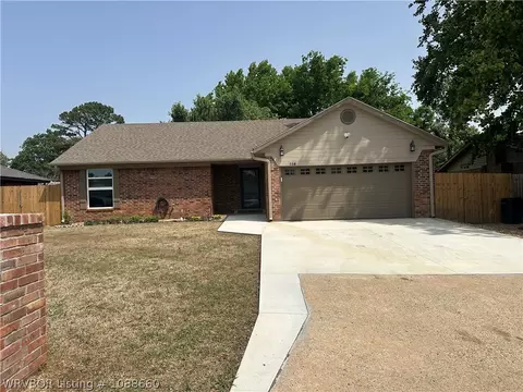 114 Teakwood Dr, Poteau, OK 74953