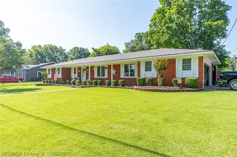 Exterior - 2900 Boston St, Fort Smith, AR 72901 photo 2 of 13