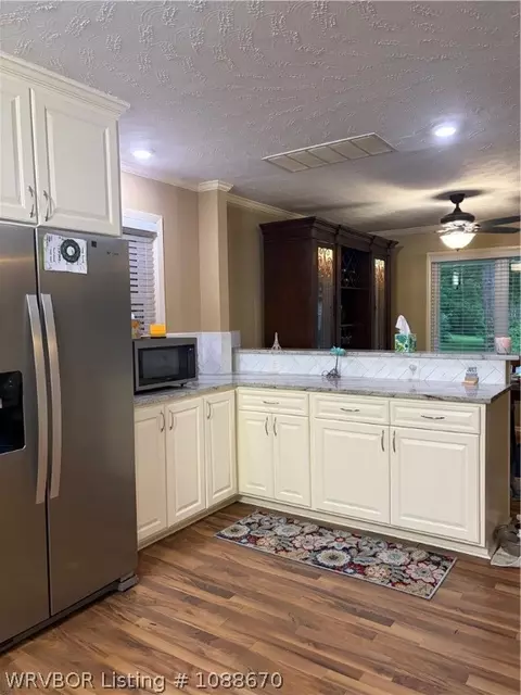 Kitchen - 2900 Boston St, Fort Smith, AR 72901 photo 6 of 7