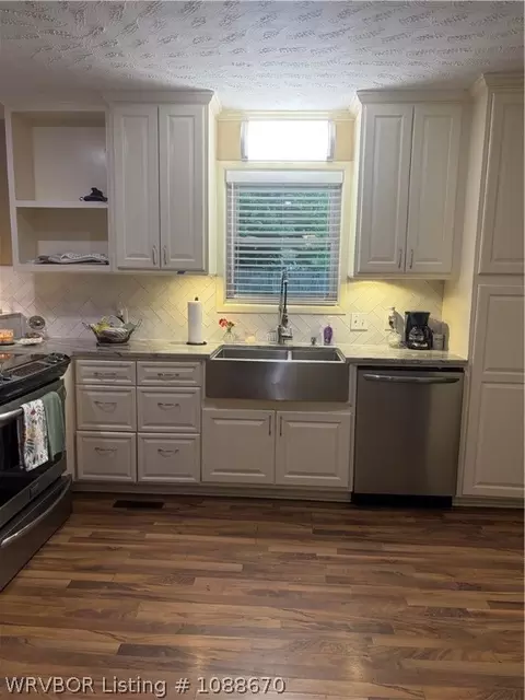 Kitchen - 2900 Boston St, Fort Smith, AR 72901 photo 7 of 7