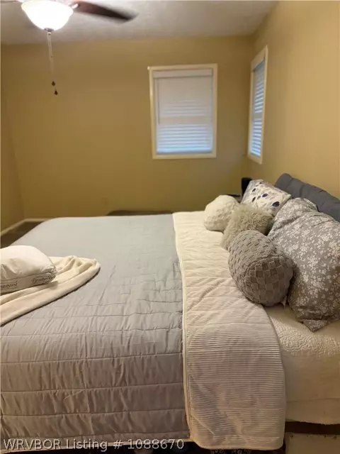 Bedroom - 2900 Boston St, Fort Smith, AR 72901 photo 2 of 7