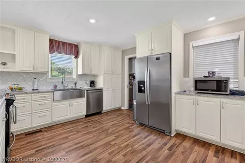 Kitchen - 2900 Boston St, Fort Smith, AR 72901 photo 1 of 7