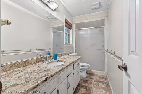 Bath - 8405 Meadow Dr, Fort Smith, AR 72908 photo 1 of 3