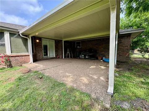Exterior - 8405 Meadow Dr, Fort Smith, AR 72908 photo 2 of 6