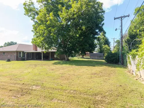 Exterior - 8405 Meadow Dr, Fort Smith, AR 72908 photo 4 of 4