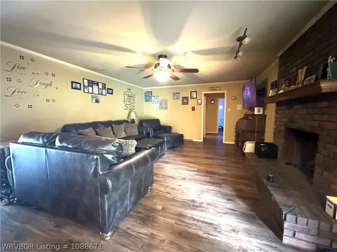 Living - 8405 Meadow Dr, Fort Smith, AR 72908 photo 2 of 2
