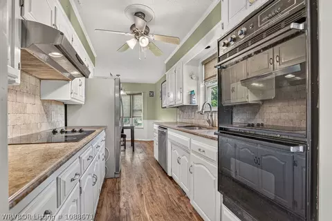 Kitchen - 8405 Meadow Dr, Fort Smith, AR 72908 photo 5 of 6