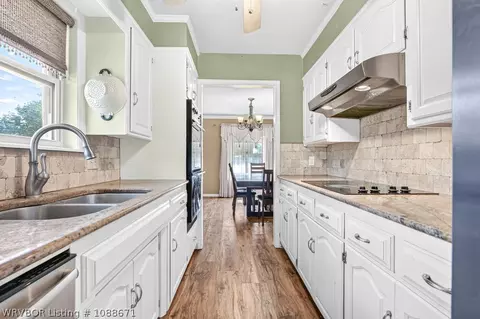 Kitchen - 8405 Meadow Dr, Fort Smith, AR 72908 photo 4 of 6