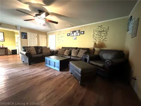 Living - 8405 Meadow Dr, Fort Smith, AR 72908 photo 1 of 2