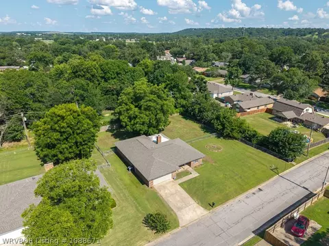 View/Area - 8405 Meadow Dr, Fort Smith, AR 72908 photo 2 of 3