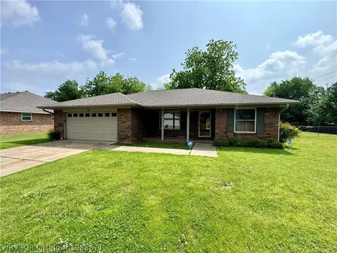 Exterior - 8405 Meadow Dr, Fort Smith, AR 72908 photo 6 of 6