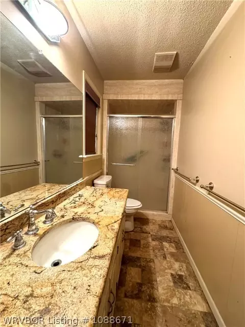 Bath - 8405 Meadow Dr, Fort Smith, AR 72908 photo 1 of 2