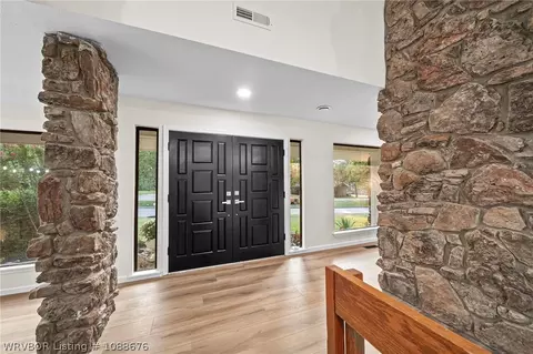Entry Way - 9609 Jenny Lind Rd, Fort Smith, AR 72908 photo 1 of 5