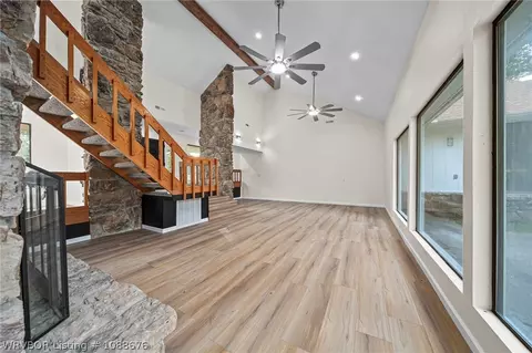 Living - 9609 Jenny Lind Rd, Fort Smith, AR 72908 photo 2 of 5