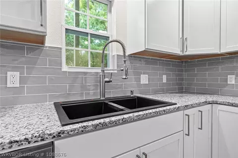 Kitchen - 9609 Jenny Lind Rd, Fort Smith, AR 72908 photo 1 of 1