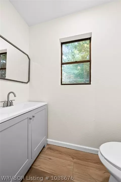 Bath - 9609 Jenny Lind Rd, Fort Smith, AR 72908 photo 1 of 6