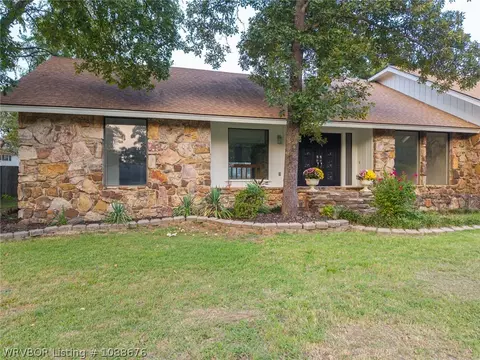 Exterior - 9609 Jenny Lind Rd, Fort Smith, AR 72908 photo 2 of 6