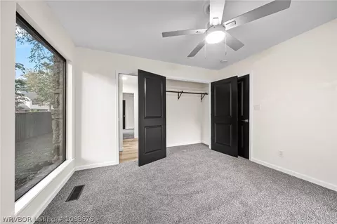 Bedroom - 9609 Jenny Lind Rd, Fort Smith, AR 72908 photo 7 of 9