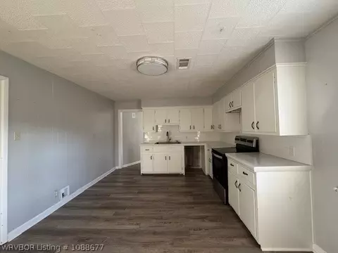 Kitchen - 18006 Highway 45, Hackett, AR 72937 photo 1 of 2