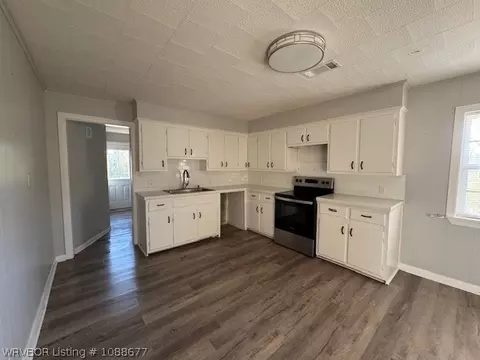 Kitchen - 18006 Highway 45, Hackett, AR 72937 photo 2 of 2