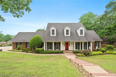 8600 Canopy Oaks Dr, Fort Smith, AR 72903