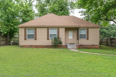 3801 Macarthur Dr, Fort Smith, AR 72904