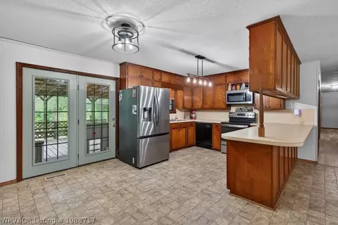 Kitchen - 10448 E State Highway 22, Paris, AR 72855 photo 1 of 3