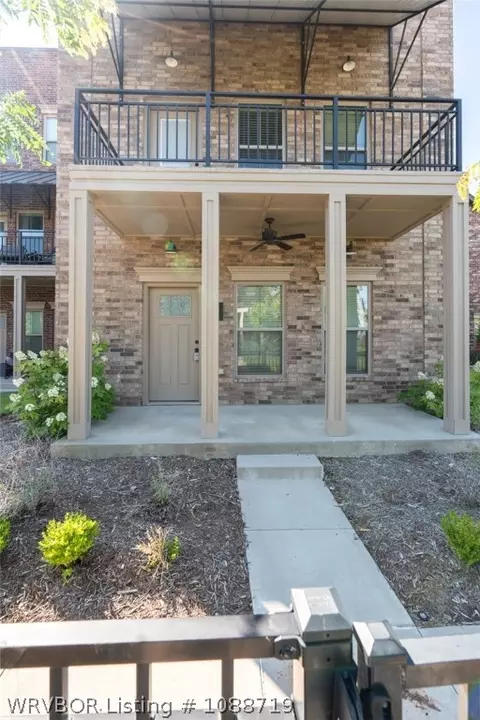 9117 Ra Young Jr Dr, Fort Smith, AR 72916