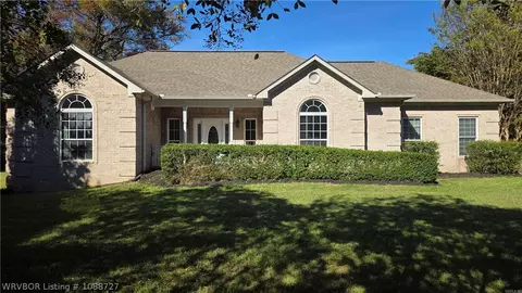 1284 Winrock Dr, Morrilton, AR 72110