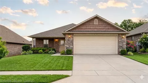 219 Bridgewater Dr, Barling, AR 72923