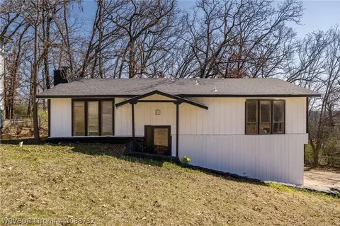 1106 N 21st St, Van Buren, AR 72956