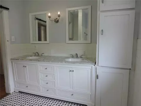 Bath - 2221 S X St, Fort Smith, AR 72901 photo 3 of 7