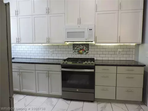 Kitchen - 2221 S X St, Fort Smith, AR 72901 photo 4 of 5