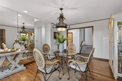 Dining - 2709 Heather Oaks Way, Fort Smith, AR 72908 photo 2 of 3