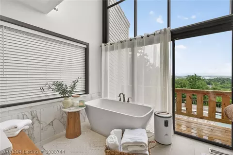 Bath - 2709 Heather Oaks Way, Fort Smith, AR 72908 photo 3 of 7