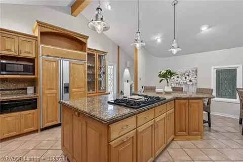 Kitchen - 2709 Heather Oaks Way, Fort Smith, AR 72908 photo 3 of 4