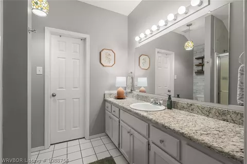 Bath - 5709 Chapen Dr, Fort Smith, AR 72916 photo 2 of 3