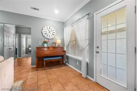 Entry Way - 5709 Chapen Dr, Fort Smith, AR 72916 photo 3 of 4