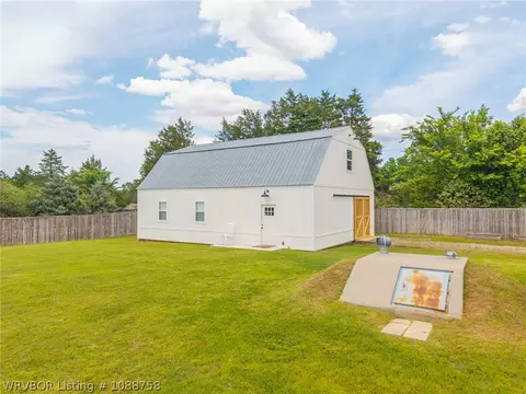 Exterior - 6901 E Rye Hill Rd, Fort Smith, AR 72916 photo 8 of 14