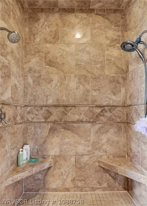 Bath - 6901 E Rye Hill Rd, Fort Smith, AR 72916 photo 2 of 4