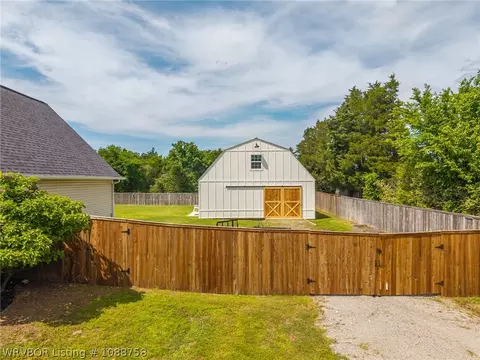 Exterior - 6901 E Rye Hill Rd, Fort Smith, AR 72916 photo 7 of 14