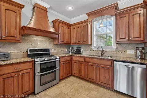 Kitchen - 6901 E Rye Hill Rd, Fort Smith, AR 72916 photo 2 of 5