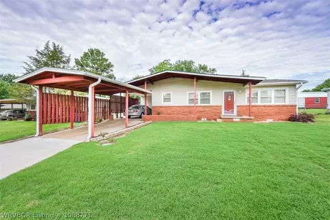 1821 Vicksburg St, Fort Smith, AR 72901