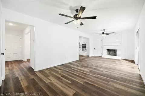 Living - 1317 Clover Ln, Fort Smith, AR 72908 photo 3 of 4