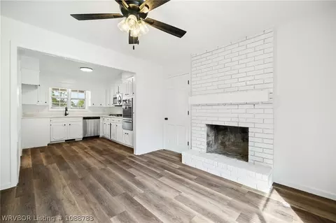 Living - 1317 Clover Ln, Fort Smith, AR 72908 photo 1 of 4